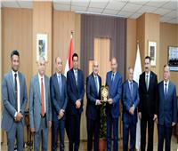 جامعة المنصورة تستقبل وفد التعليم العالي العراقية لبحث تعزيز آفاق التعاون