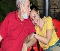 بعد رحيل والدها.. أحمد حلمي يوجه رسالة دعم لمنة شلبي 