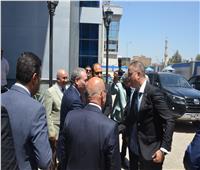 محافظ الجيزة يزور شركة المياه لبحث تحديات مياه الشرب وتحسين جودة الخدمة