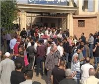 أهالي المحلة الكبرى يشيعون جنازة طفل ضحية سقوط قطعة جبس على رأسه| صور