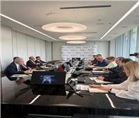 وزير التجارة الخارجية يبحث مع بنك التنمية في بيلاروسيا تعزيز التعاون 