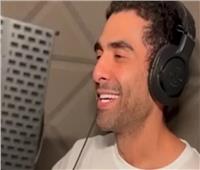 بعد غياب عن الساحة الغنائية.. محمد كيلاني يعود بـ «يفك النحس» | شاهد