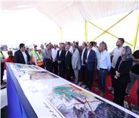 وزير النقل يشهد التشغيل التجريبي للمرحلة الأولى من محور الفشن التنموي ببنى سويف 