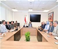 وزير الري يتابع إجراءات إزالة التعديات على المجاري المائية والأملاك 