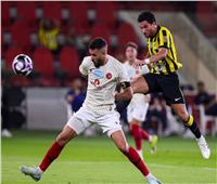 اتحاد جدة يتقدم على ضمك في الشوط الأول