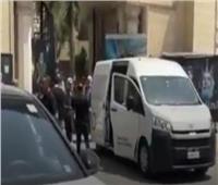 مرور جثمان عبد الرحمن أبو زهرة من أمام مسجد الحسين تنفيذًا لوصيته