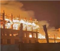 السيطرة على حريق داخل مجمع سكني تحت الإنشاء بالشيخ زايد | صور
