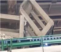 خالف خط السير.. ضبط سائق سيارة نقل على كوبري الأزهر بحمولة خرسانية