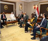 وزير التموين يبحث مع «الدولية الإسلامية» التعاون في مجالات الأمن الغذائي
