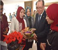 نائب رئيس جامعة طنطا يفتتح معرض «القضايا المجتمعية» بكلية العلوم