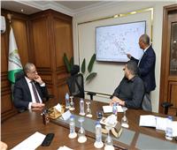 محافظ الجيزة يتابع معدلات تنفيذ مشروعات الصرف الصحي بالمحافظة