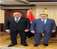 رئيس جامعة سوهاج يبحث مع محافظ البنك المركزي استكمال فرش وتجهيزات المستشفى 
