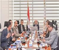 وزير الاستثمار يبحث إنشاء أول مدينة صناعية نسيجية محايدة كربونيًا ببورسعيد