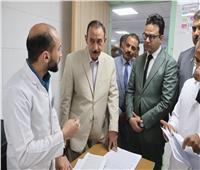 محافظ سوهاج يتفقد الخدمات الطبية بمستشفى دار السلام المركزي