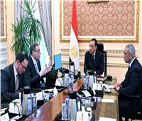 رئيس الوزراء يتابع مع رئيس "الجهاز المركزي للتنظيم والإدارة" مستجدات ملف الإصلاح الإداري