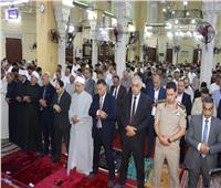 محافظ القليوبية يؤدي صلاة عيد الأضحى بمسجد ناصر