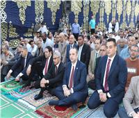 محافظ بني سويف يؤدي صلاة عيد الأضحى بساحة عمر بن عبد العزيز