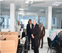 رئيس جامعة قناة السويس: حريصون على توفير المناخ الملائم للطلاب بالامتحانات