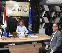 محافظة أسوان و«الطرق والكباري» يبحثان تعزيز التعاون المشترك لخدمة المواطنين