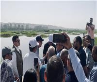 «وزير الري» يتابع أعمال تطهير مجرى نهر النيل بالمنيا