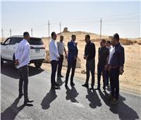 محافظ أسيوط يتفقد موقعًا مقترحًا لإنشاء مأوى للكلاب الضالة بطريق المطار 