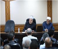 أيمن عبدالغني وأحمد الشرقاوي يجتمعان برؤساء الفرق لمتابعة الامتحانات