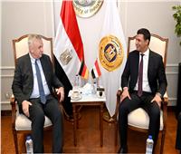 وزير الصناعة يبحث مع سفير ألمانيا لدى مصر سبل تعزيز التعاون