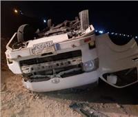 إصابة 13 عاملًا في انقلاب ميكروباص بالشرقية بعد انفجار الإطار الأمامى 