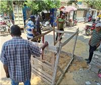 هبوط أرضي مفاجئ بالمنصورة.. تحرك عاجل لتأمين المرافق الحيوية أمام مسجد العيسوي
