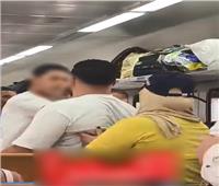 خلاف على مقعد داخل قطار يتحول إلى مشاجرة بين راكبين.. والداخلية تكشف التفاصيل