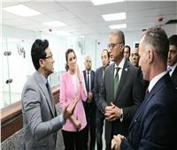 محافظ الجيزة يتفقد التجهيزات الجارية بالمركز التكنولوجي 