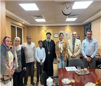 مطرانية طنطا تهدي مركز نقل الدم لوحة فنية تعبيرًا عن وحدة نسيج الأمة 