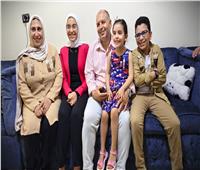 بالمذاكرة والدعم الأسري.. كنزي إبراهيم الأولى مكرر في الشهادة الإعدادية بالإسكندرية