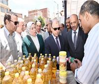وسط إقبال من المواطنين.. محافظ الغربية يتفقد سوق اليوم الواحد ببسيون