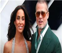  وسط معركته القانونية مع أنجلينا جولي.. هل تزوج براد بيت وإينيس سرًا؟