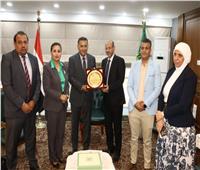 محافظ القليوبية يستقبل وفد اللجنة الطبية العليا والاستغاثات بمجلس الوزراء 