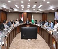 محافظ الجيزة يتابع احتياجات المواطنين في بولاق مع أعضاء البرلمان