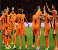 تشافي سيمونز يقود الطواحين.. التشكيل المتوقع لهولندا أمام المغرب بكأس العالم