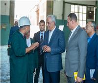 وزير الإنتاج الحربي يتفقد «حلوان للصناعات الهندسية»
