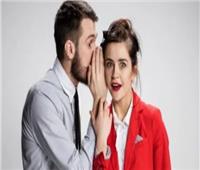 دراسة: النميمة قد ترتبط بعلاقات عاطفية أكثر استقرارا