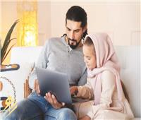 كيف نربي أبناءنا في زمن السوشيال ميديا؟