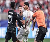 كأس العالم 2026| شاهد.. مشادة بين أشرف حكيمي ولاعب كندا وتدخل الحكم لاحتواء الموقف