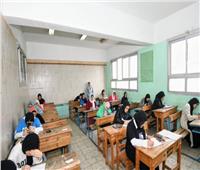صفحات الغش تتداول صورًا لأسئلة اللغة الأجنبية الأولى.. والتعليم ترد: امتحان قديم