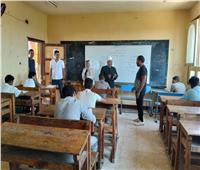 رئيس منطقة الإسماعيلية الأزهرية يتابع امتحانات البلاغة للقسم الأدبي 