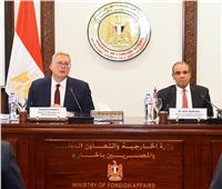 وزيرا الخارجية والبترول يعقدان جلسة إحاطة مع ممثلي السفارات الأجنبية في مصر 