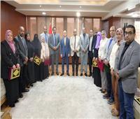 محافظ الغربية يُكرِّم فريق العمل بالمجمع الطبي للتأمين الصحي بطنطا 