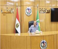 محافظ المنيا يرصد مكافآت للأكثر تميزا في ملف التصالح