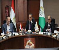 محافظ الجيزة يناقش احتياجات أهالي منشأة القناطر وأوسيم مع نواب البرلمان والشيوخ