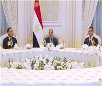 مأدبة غداء تجمع الرئيس السيسي وأبطال منتخب مصر بعد تكريم العلمين 
