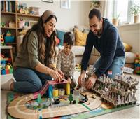 تنمي الإبداع وتبعده عن الشاشات.. كيف تصنع لطفلك مدينة سباق من الكرتون؟